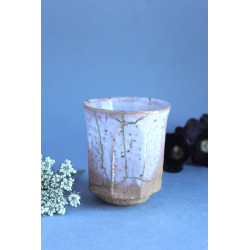 Tasse Hagi-Yaki réparée selon l'art traditionnel du Kintsugi, dorure or 23k, utilitaire