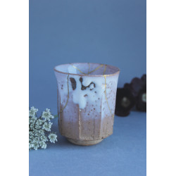 Tasse Hagi-Yaki réparée selon l'art traditionnel du Kintsugi, dorure or 23k, utilitaire