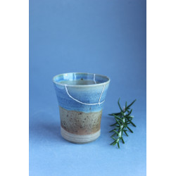 Tasse réparée selon l'art traditionnel du Kintsugi, finition Argent, utilitaire